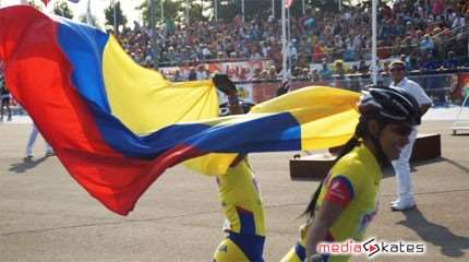 Mundial de patinaje 2013 : Colombia da el tono desde el primer dia