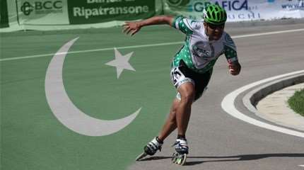 Tres patinadores paquistaníes en el  mundial de patinaje 2013